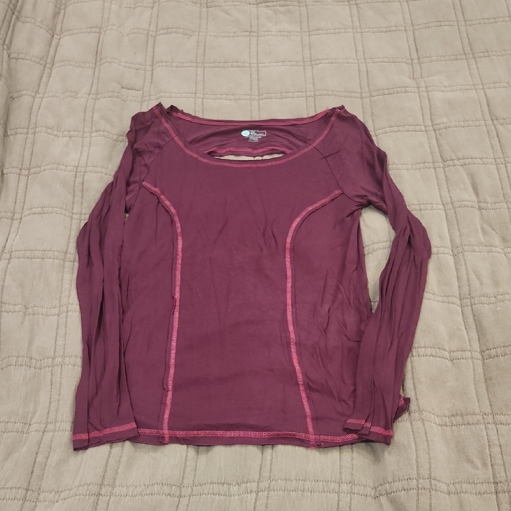 L & Bloom Burgundy Long Sleeve Top for Women With Exposed Stitching Size L!